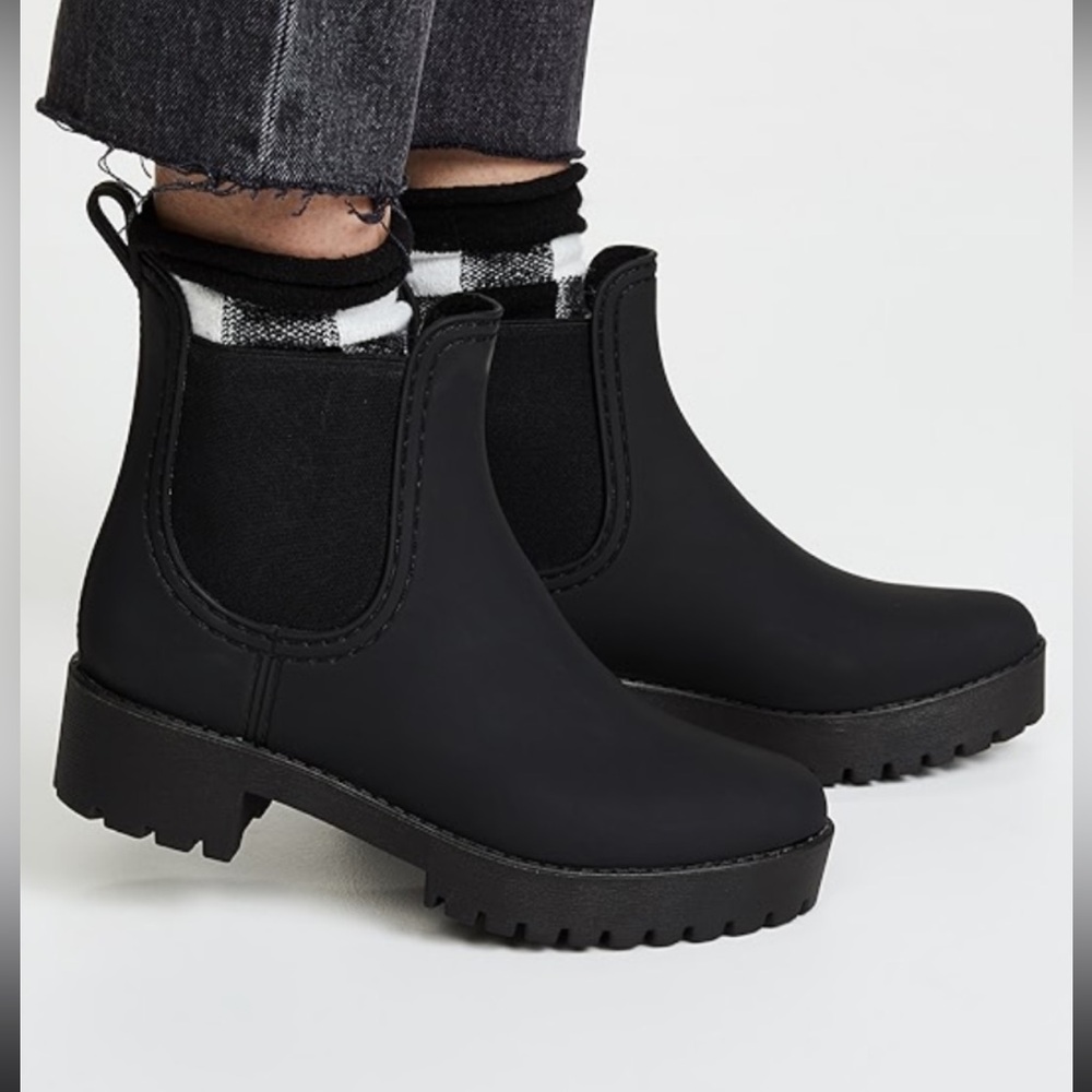 EUC Jeffrey Campbell Cloudy Chelsea Lug Sole Grey Rain Boots size 9